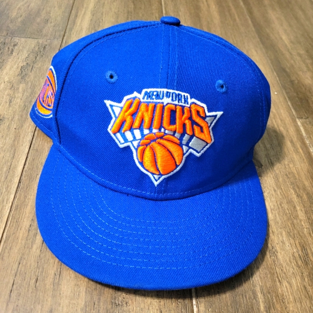 New York Knicks New Era adjustable hat, Size Youth